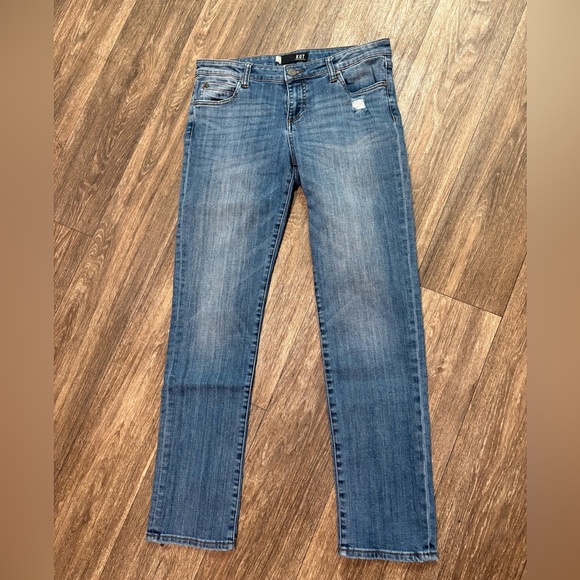 Kut from the Kloth Catherine Boyfriend Light Medium Wash Distressed Size 8 - Picture 1 of 4